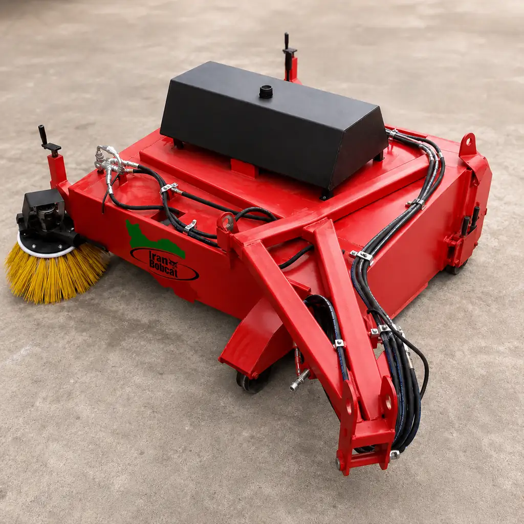 جارو صنعتی تراکتور ایران بابکت S-150T و S-190T برای نظافت مکانیزه محوطه